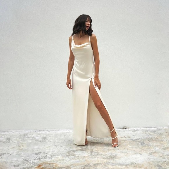 NWT Camila Coelho Reyna‎ Pearl White Satin Maxi Dress Size Medium - Picture 4 of 10